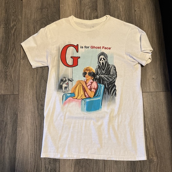 White Graphic T-Shirt with Ghost Face Design From Spirit Halloween - Picture 1 of 3